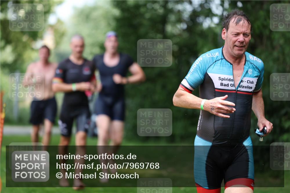 15.06.2025 - 7 Türme Triathlon Michael Strokosch http://msf.ph/oto/7969768 15.06.2025 12:56:48 Schwimmen 786, 868, 886, 901, 910, 1003, 1028, 1060, 1070, 1074, 1132, 1175, 1198 meine-sportfotos.de