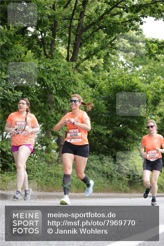 15.06.2025 - REWE Women's Run Jannik Wohlers http://msf.ph/oto/7969770 15.06.2025 10:04:48 Laufen 5271, 5266, 5567 meine-sportfotos.de