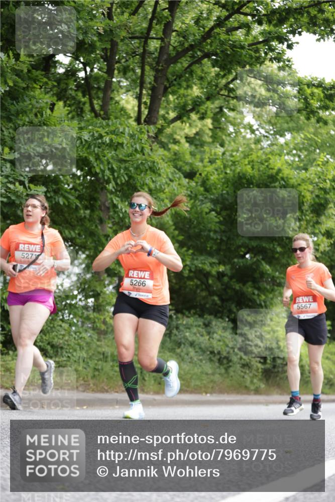 15.06.2025 - REWE Women's Run Jannik Wohlers http://msf.ph/oto/7969775 15.06.2025 10:04:48 Laufen 5271, 5266, 5567 meine-sportfotos.de