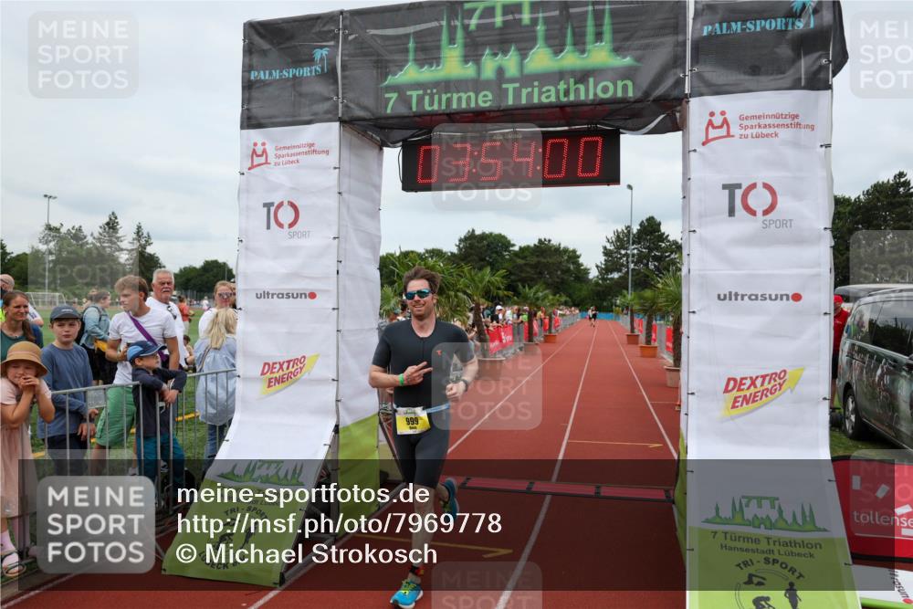 15.06.2025 - 7 Türme Triathlon Michael Strokosch http://msf.ph/oto/7969778 15.06.2025 13:53:59 Ziel 939, 999, 1162 meine-sportfotos.de