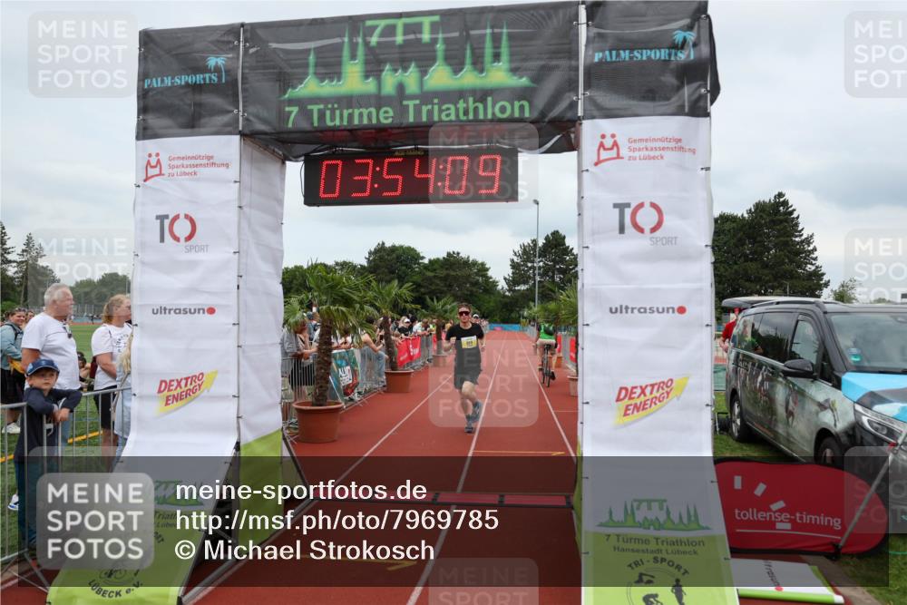 15.06.2025 - 7 Türme Triathlon Michael Strokosch http://msf.ph/oto/7969785 15.06.2025 13:54:09 Ziel 833, 869 meine-sportfotos.de