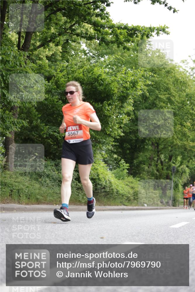 15.06.2025 - REWE Women's Run Jannik Wohlers http://msf.ph/oto/7969790 15.06.2025 10:04:49 Laufen 5567 meine-sportfotos.de