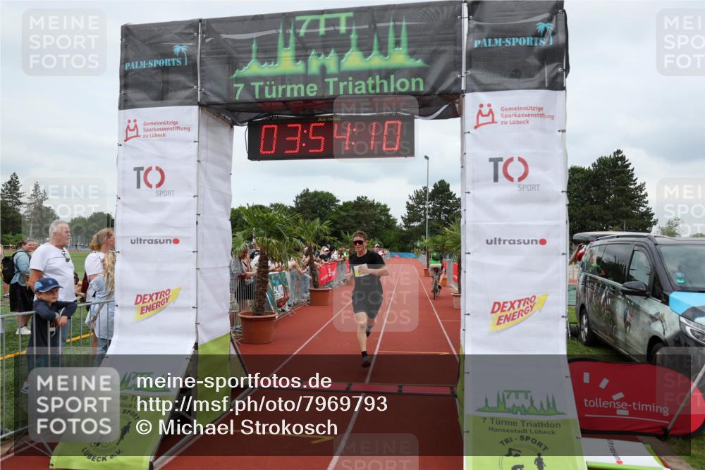 15.06.2025 - 7 Türme Triathlon Michael Strokosch http://msf.ph/oto/7969793 15.06.2025 13:54:09 Ziel 833, 869 meine-sportfotos.de