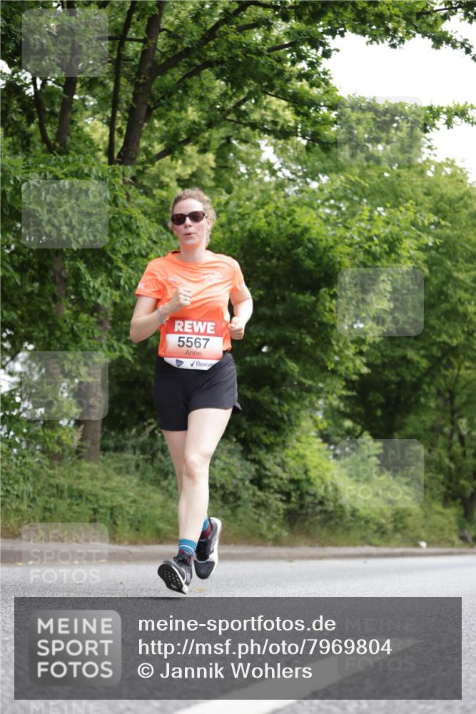 15.06.2025 - REWE Women's Run Jannik Wohlers http://msf.ph/oto/7969804 15.06.2025 10:04:49 Laufen 5567 meine-sportfotos.de