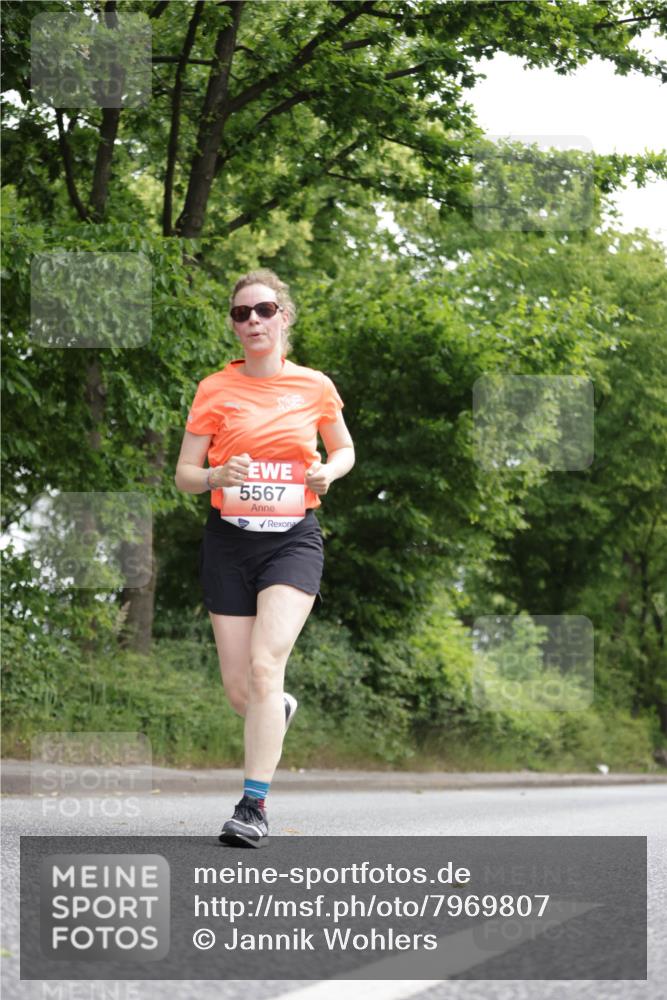 15.06.2025 - REWE Women's Run Jannik Wohlers http://msf.ph/oto/7969807 15.06.2025 10:04:49 Laufen 5567 meine-sportfotos.de