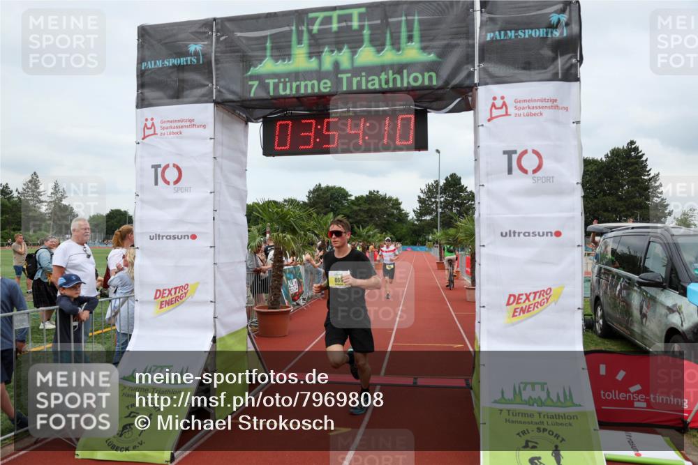15.06.2025 - 7 Türme Triathlon Michael Strokosch http://msf.ph/oto/7969808 15.06.2025 13:54:10 Ziel 833, 869 meine-sportfotos.de