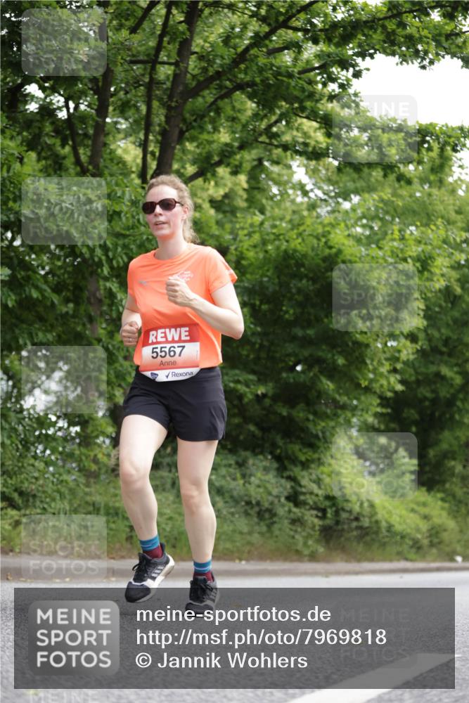 15.06.2025 - REWE Women's Run Jannik Wohlers http://msf.ph/oto/7969818 15.06.2025 10:04:49 Laufen 5567 meine-sportfotos.de