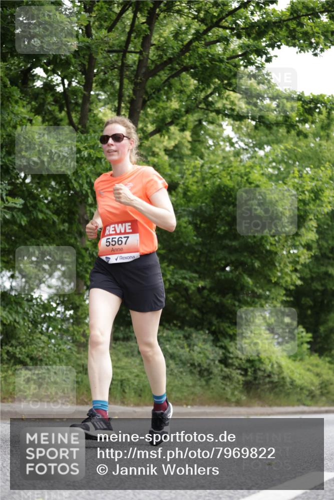 15.06.2025 - REWE Women's Run Jannik Wohlers http://msf.ph/oto/7969822 15.06.2025 10:04:49 Laufen 5567 meine-sportfotos.de