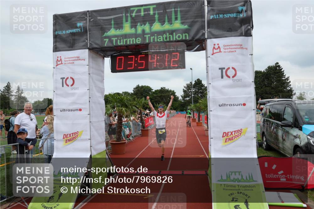 15.06.2025 - 7 Türme Triathlon Michael Strokosch http://msf.ph/oto/7969826 15.06.2025 13:54:12 Ziel 833, 869 meine-sportfotos.de