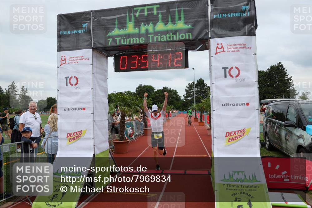 15.06.2025 - 7 Türme Triathlon Michael Strokosch http://msf.ph/oto/7969834 15.06.2025 13:54:12 Ziel 833, 869 meine-sportfotos.de