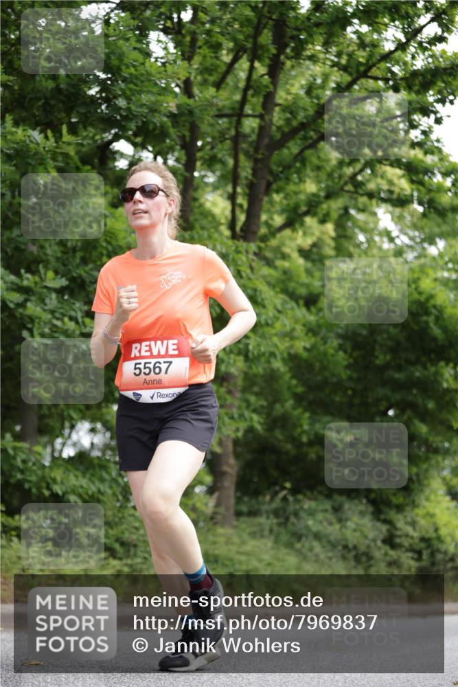 15.06.2025 - REWE Women's Run Jannik Wohlers http://msf.ph/oto/7969837 15.06.2025 10:04:50 Laufen 5567 meine-sportfotos.de