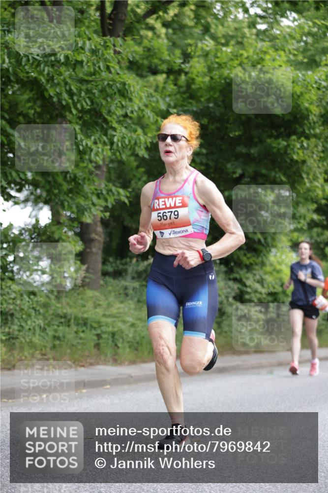 15.06.2025 - REWE Women's Run Jannik Wohlers http://msf.ph/oto/7969842 15.06.2025 10:04:57 Laufen 5679 meine-sportfotos.de