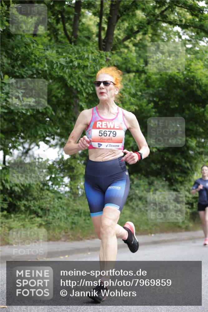 15.06.2025 - REWE Women's Run Jannik Wohlers http://msf.ph/oto/7969859 15.06.2025 10:04:57 Laufen 5679 meine-sportfotos.de