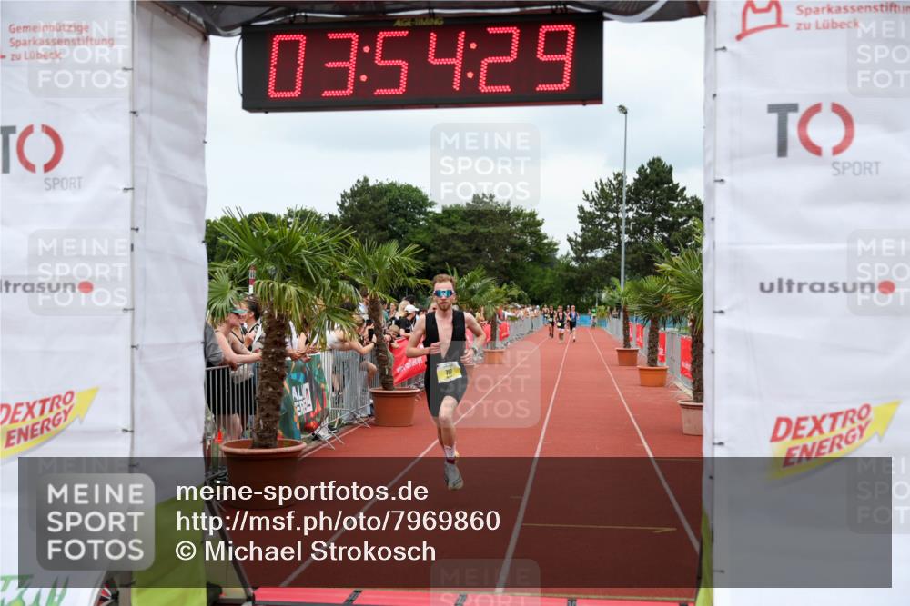 15.06.2025 - 7 Türme Triathlon Michael Strokosch http://msf.ph/oto/7969860 15.06.2025 13:54:29 Ziel 707 meine-sportfotos.de