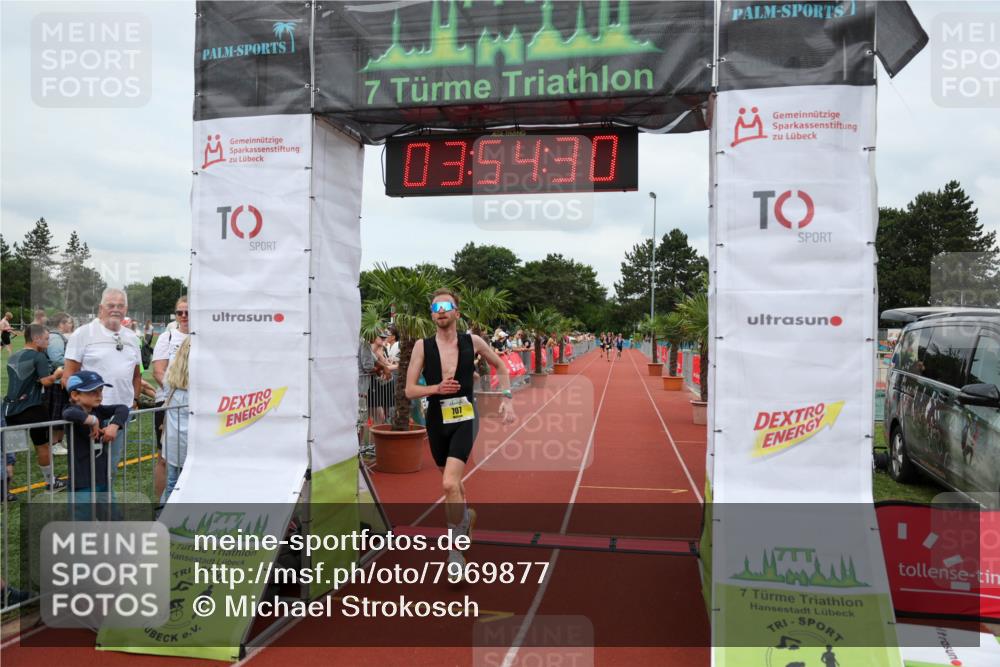 15.06.2025 - 7 Türme Triathlon Michael Strokosch http://msf.ph/oto/7969877 15.06.2025 13:54:30 Ziel 707 meine-sportfotos.de