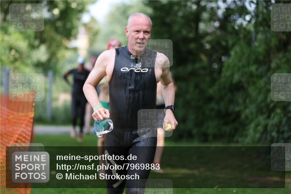 15.06.2025 - 7 Türme Triathlon Michael Strokosch http://msf.ph/oto/7969883 15.06.2025 12:57:03 Schwimmen 889, 910, 915, 988, 1031, 1033, 1064, 1074, 1095, 1116, 1132, 1136, 1166, 1167, 1198 meine-sportfotos.de