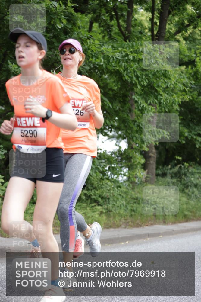 15.06.2025 - REWE Women's Run Jannik Wohlers http://msf.ph/oto/7969918 15.06.2025 10:05:01 Laufen 5290, 126 meine-sportfotos.de