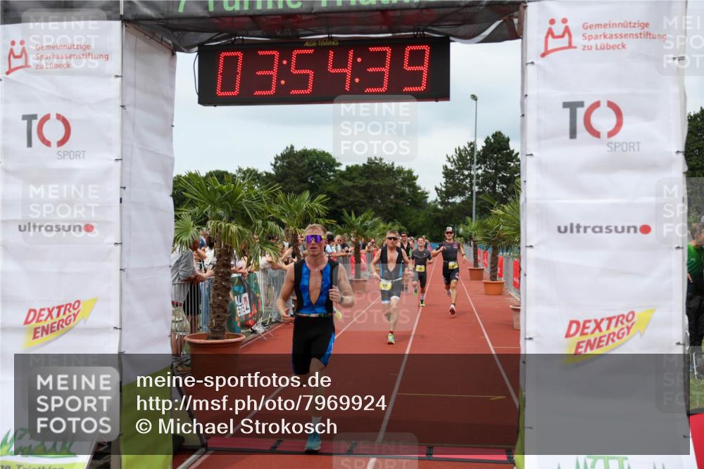 15.06.2025 - 7 Türme Triathlon Michael Strokosch http://msf.ph/oto/7969924 15.06.2025 13:54:39 Ziel 701, 901, 913, 919, 1116 meine-sportfotos.de