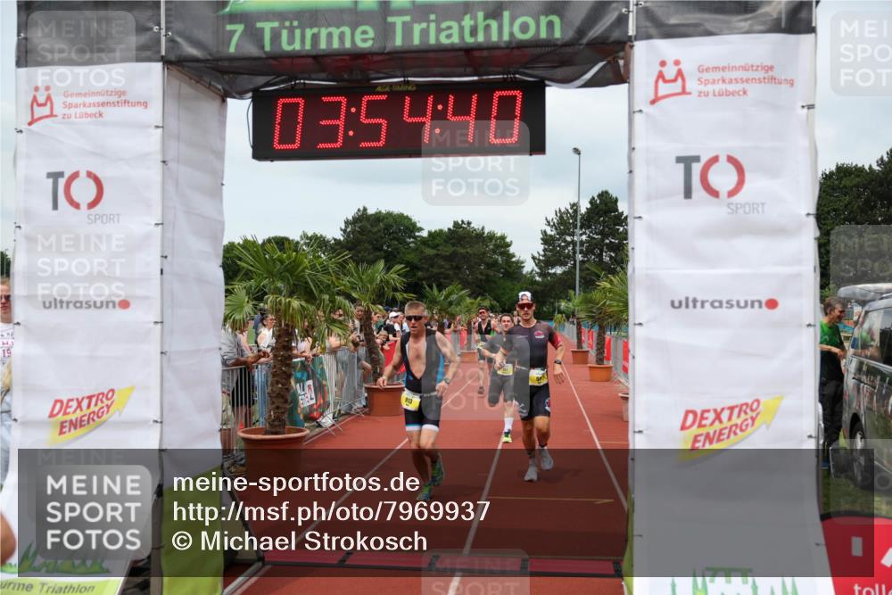 15.06.2025 - 7 Türme Triathlon Michael Strokosch http://msf.ph/oto/7969937 15.06.2025 13:54:40 Ziel 701, 901, 913, 919, 1116 meine-sportfotos.de