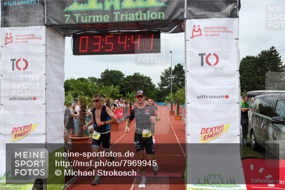 15.06.2025 - 7 Türme Triathlon Michael Strokosch http://msf.ph/oto/7969945 15.06.2025 13:54:40 Ziel 701, 901, 913, 919, 1116 meine-sportfotos.de