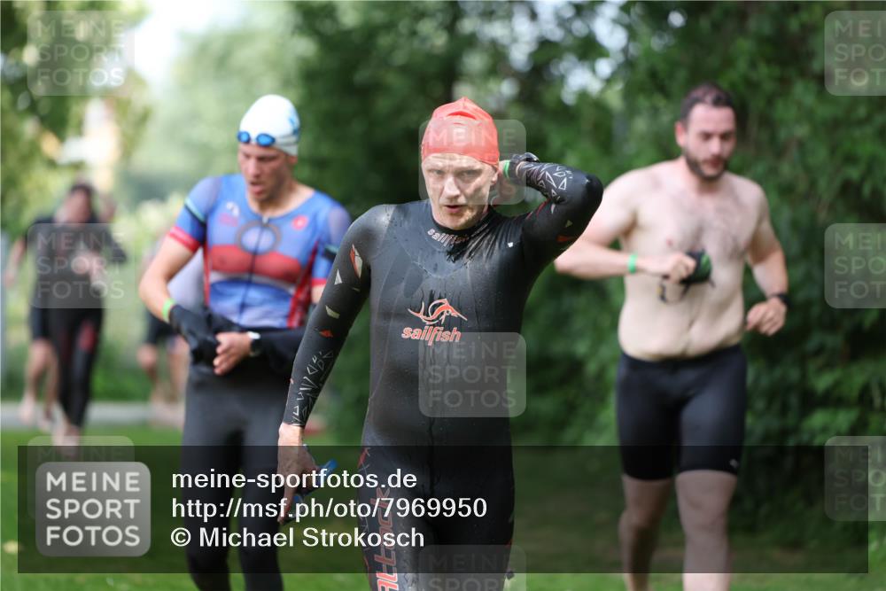 15.06.2025 - 7 Türme Triathlon Michael Strokosch http://msf.ph/oto/7969950 15.06.2025 12:57:09 Schwimmen 736, 774, 889, 910, 913, 915, 988, 1031, 1033, 1049, 1064, 1074, 1087, 1095, 1114, 1116, 1136, 1164, 1166, 1167 meine-sportfotos.de