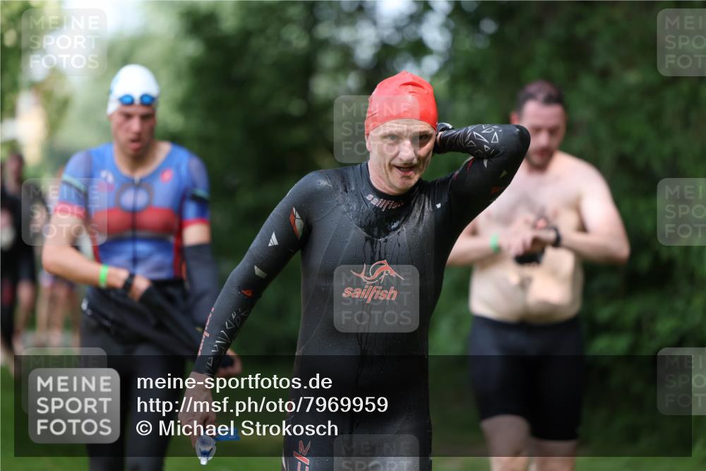 15.06.2025 - 7 Türme Triathlon Michael Strokosch http://msf.ph/oto/7969959 15.06.2025 12:57:09 Schwimmen 736, 774, 889, 910, 913, 915, 988, 1031, 1033, 1049, 1064, 1074, 1087, 1095, 1114, 1116, 1136, 1164, 1166, 1167 meine-sportfotos.de