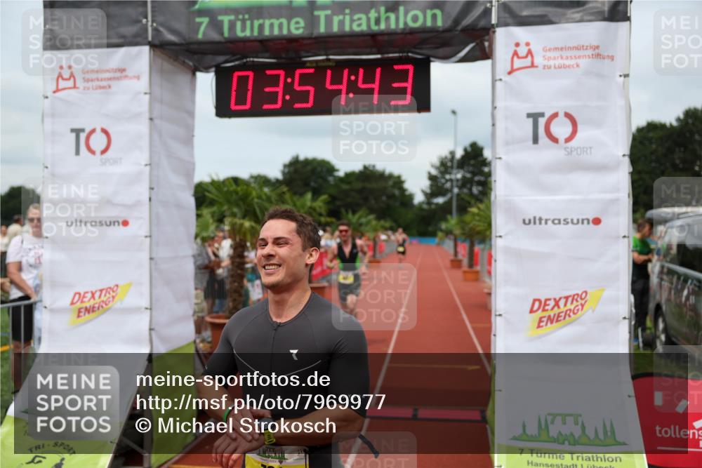 15.06.2025 - 7 Türme Triathlon Michael Strokosch http://msf.ph/oto/7969977 15.06.2025 13:54:42 Ziel 701, 755, 901, 913, 919, 1116 meine-sportfotos.de