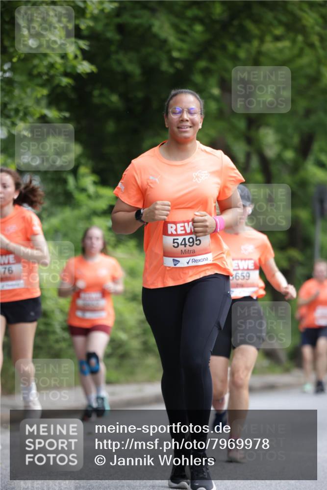 15.06.2025 - REWE Women's Run Jannik Wohlers http://msf.ph/oto/7969978 15.06.2025 10:05:05 Laufen 76, 5495, 5659 meine-sportfotos.de