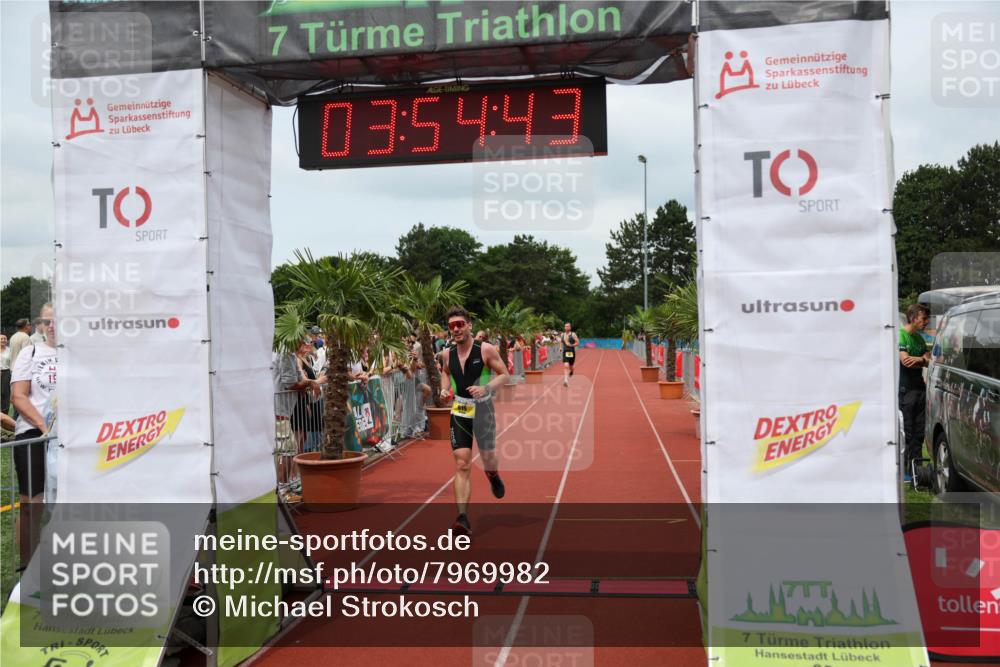 15.06.2025 - 7 Türme Triathlon Michael Strokosch http://msf.ph/oto/7969982 15.06.2025 13:54:43 Ziel 701, 755, 901, 913, 919, 1116 meine-sportfotos.de