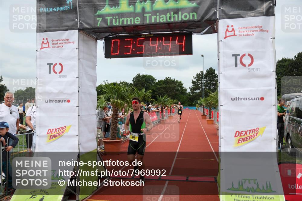 15.06.2025 - 7 Türme Triathlon Michael Strokosch http://msf.ph/oto/7969992 15.06.2025 13:54:43 Ziel 701, 755, 901, 913, 919, 1116 meine-sportfotos.de