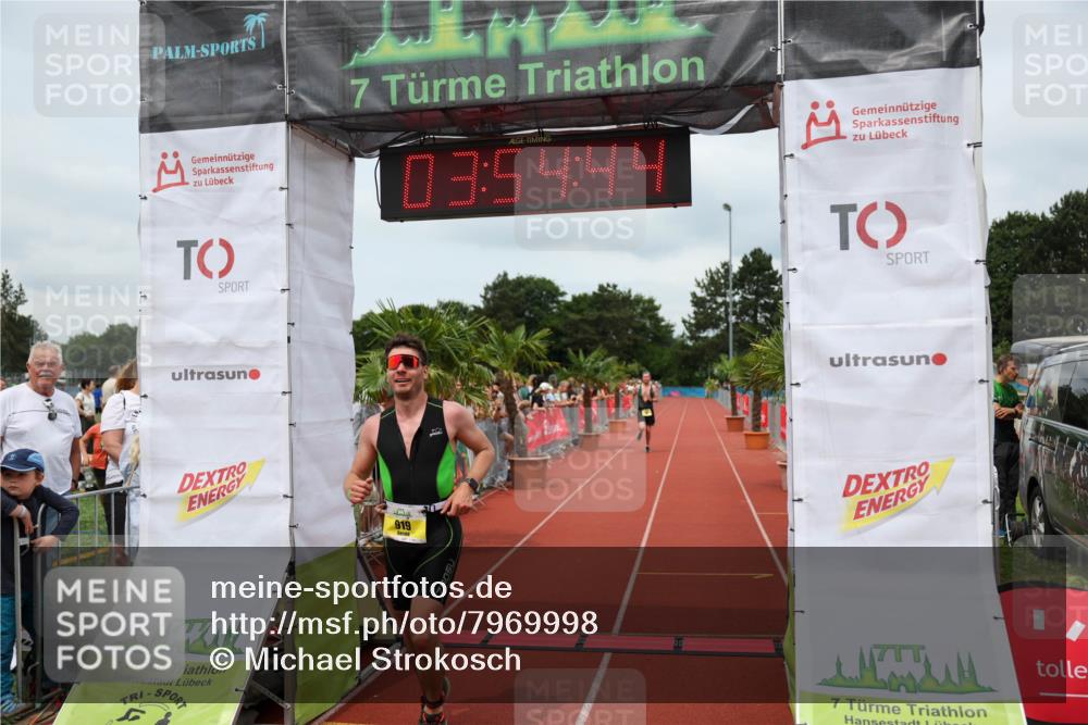 15.06.2025 - 7 Türme Triathlon Michael Strokosch http://msf.ph/oto/7969998 15.06.2025 13:54:44 Ziel 701, 755, 901, 913, 919, 1116 meine-sportfotos.de