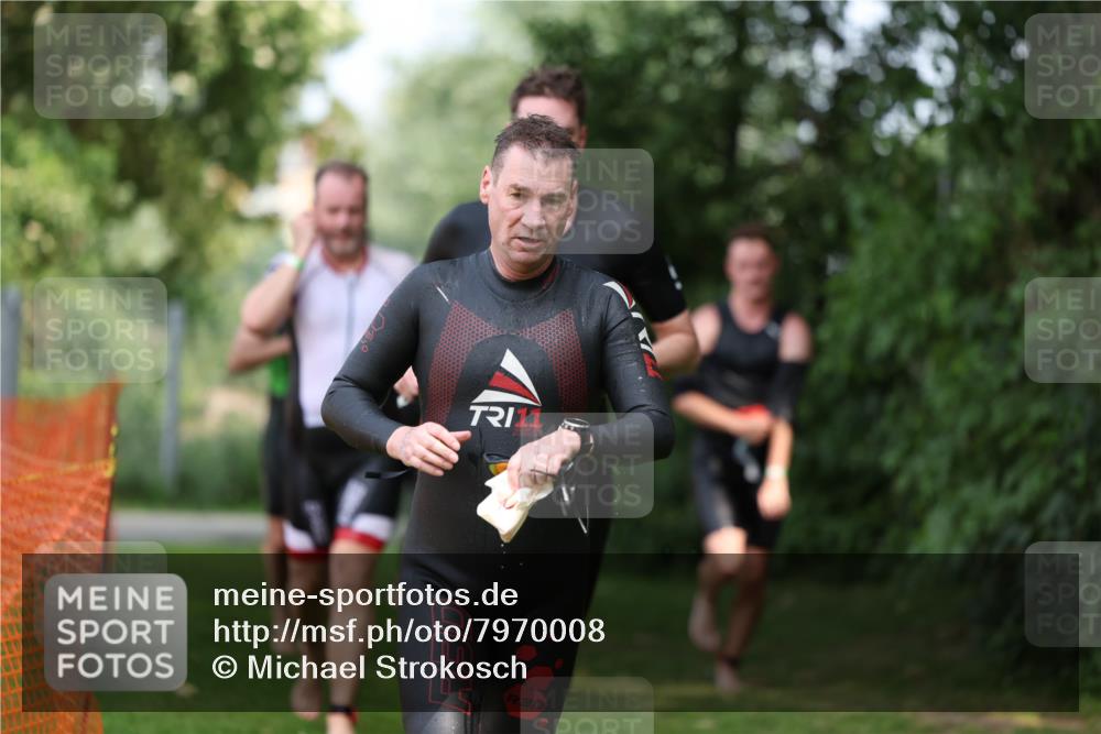 15.06.2025 - 7 Türme Triathlon Michael Strokosch http://msf.ph/oto/7970008 15.06.2025 12:57:16 Schwimmen 709, 736, 774, 857, 889, 913, 915, 988, 1031, 1033, 1049, 1055, 1064, 1074, 1087, 1095, 1114, 1116, 1136, 1142, 1164, 1166, 1167 meine-sportfotos.de