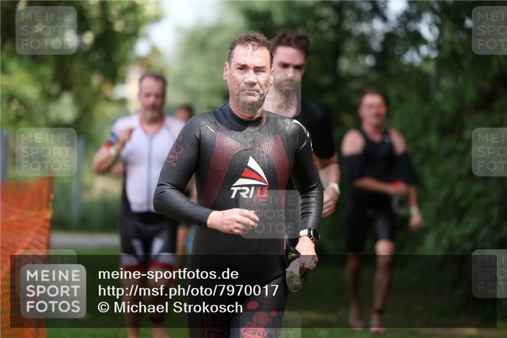 15.06.2025 - 7 Türme Triathlon Michael Strokosch http://msf.ph/oto/7970017 15.06.2025 12:57:16 Schwimmen 709, 736, 774, 857, 889, 913, 915, 988, 1031, 1033, 1049, 1055, 1064, 1074, 1087, 1095, 1114, 1116, 1136, 1142, 1164, 1166, 1167 meine-sportfotos.de