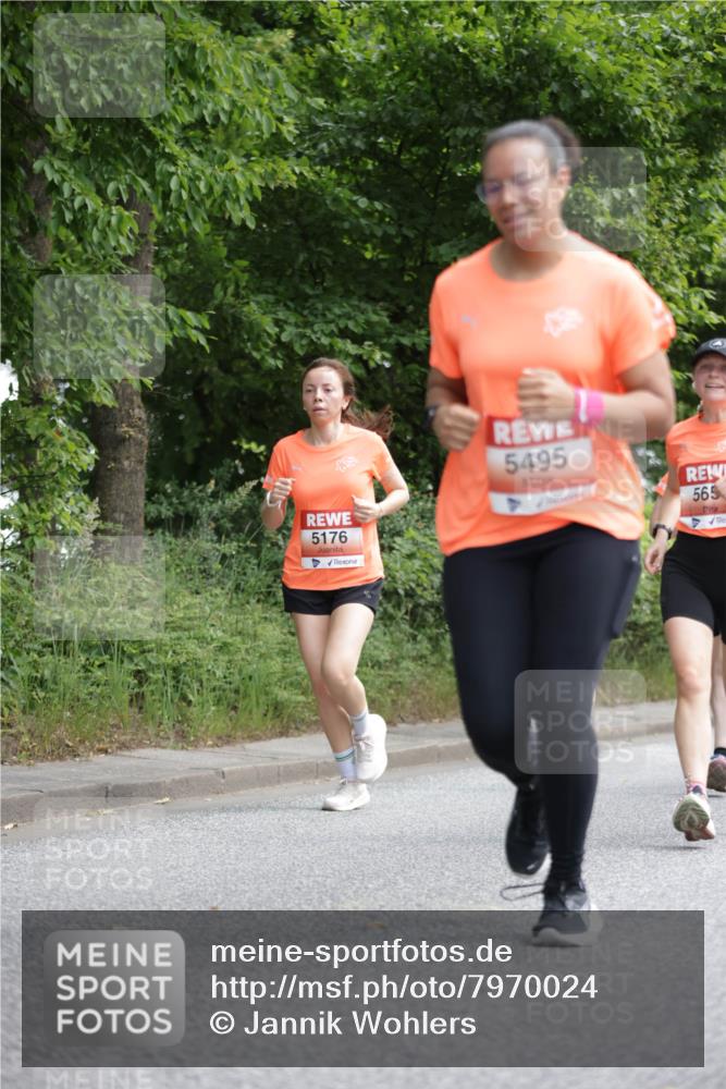 15.06.2025 - REWE Women's Run Jannik Wohlers http://msf.ph/oto/7970024 15.06.2025 10:05:07 Laufen 5176, 5495, 565 meine-sportfotos.de