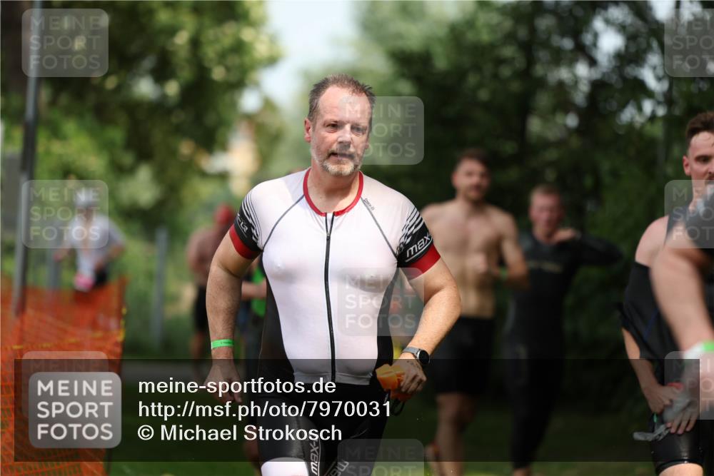15.06.2025 - 7 Türme Triathlon Michael Strokosch http://msf.ph/oto/7970031 15.06.2025 12:57:18 Schwimmen 709, 736, 774, 793, 857, 889, 913, 915, 988, 1031, 1033, 1047, 1049, 1055, 1064, 1074, 1087, 1095, 1114, 1116, 1136, 1142, 1164, 1166, 1167 meine-sportfotos.de