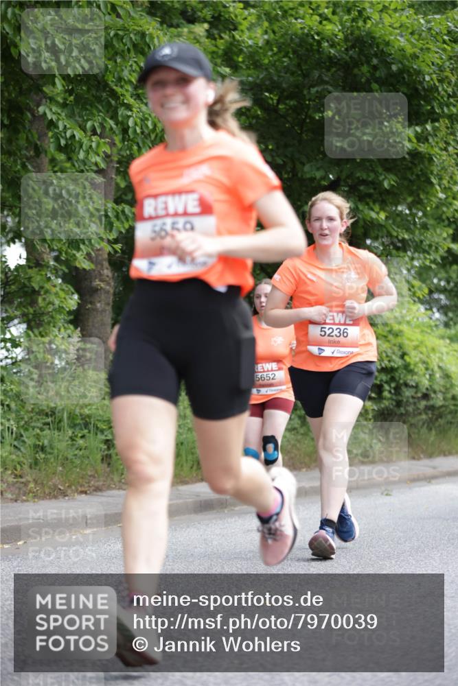 15.06.2025 - REWE Women's Run Jannik Wohlers http://msf.ph/oto/7970039 15.06.2025 10:05:08 Laufen 5659, 5652, 5236 meine-sportfotos.de