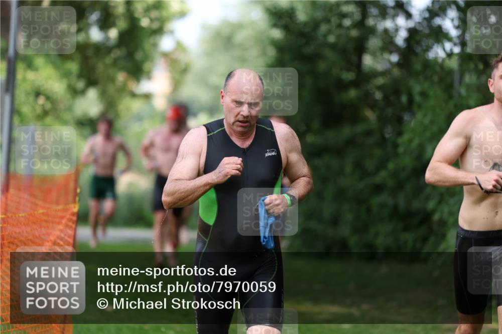 15.06.2025 - 7 Türme Triathlon Michael Strokosch http://msf.ph/oto/7970059 15.06.2025 12:57:20 Schwimmen 709, 736, 774, 793, 857, 889, 913, 915, 944, 986, 988, 1031, 1033, 1047, 1049, 1055, 1064, 1087, 1095, 1114, 1116, 1117, 1136, 1142, 1164, 1166, 1167 meine-sportfotos.de