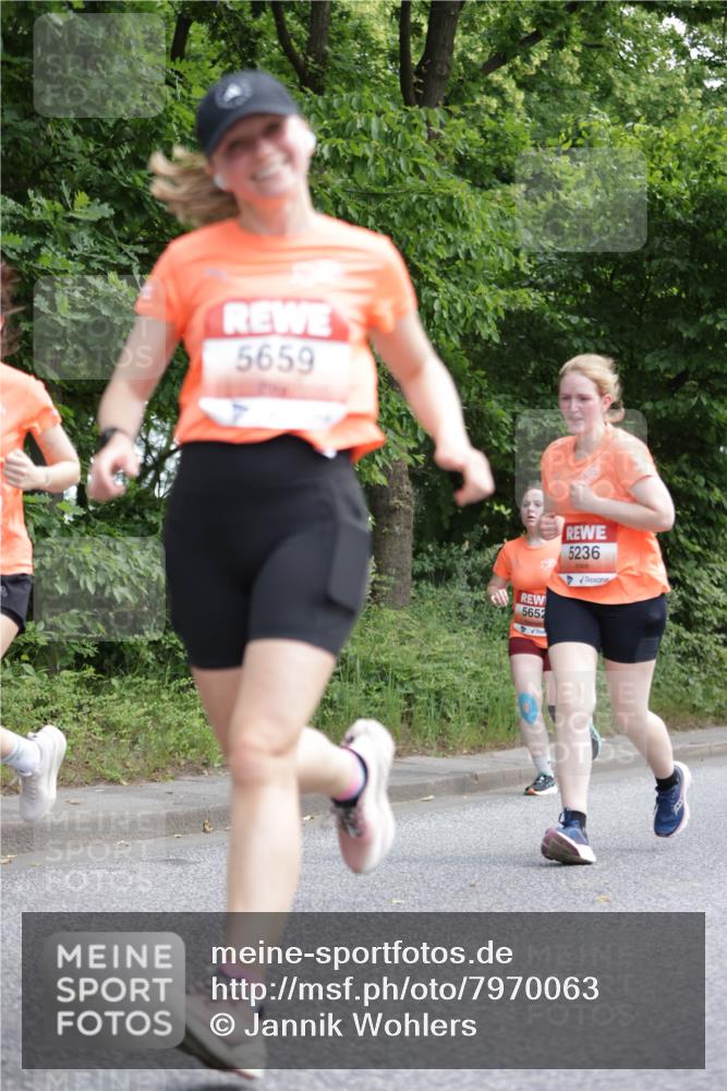 15.06.2025 - REWE Women's Run Jannik Wohlers http://msf.ph/oto/7970063 15.06.2025 10:05:09 Laufen 5659, 5652, 5236 meine-sportfotos.de