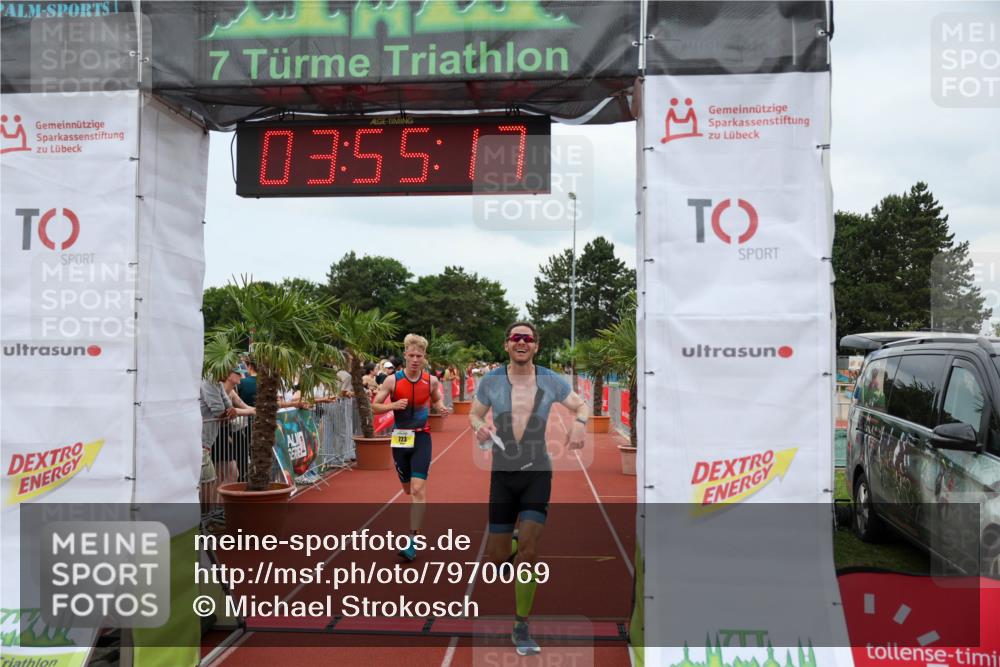 15.06.2025 - 7 Türme Triathlon Michael Strokosch http://msf.ph/oto/7970069 15.06.2025 13:55:17 Ziel 723, 872 meine-sportfotos.de