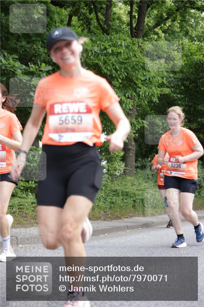 15.06.2025 - REWE Women's Run Jannik Wohlers http://msf.ph/oto/7970071 15.06.2025 10:05:09 Laufen 5659, 5236 meine-sportfotos.de