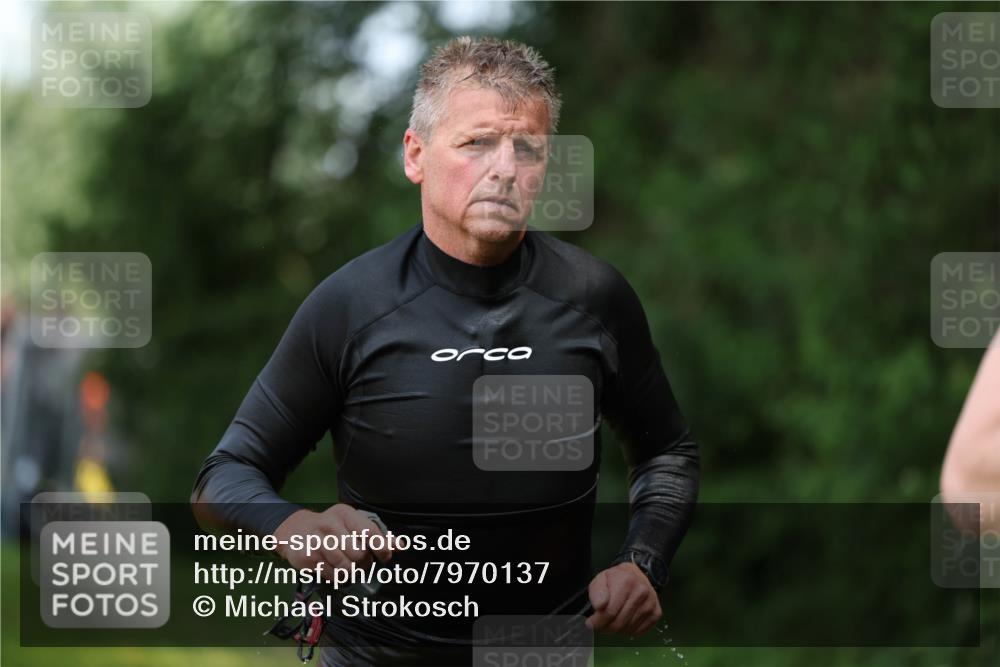 15.06.2025 - 7 Türme Triathlon Michael Strokosch http://msf.ph/oto/7970137 15.06.2025 12:57:28 Schwimmen 709, 736, 774, 793, 857, 889, 913, 944, 986, 1031, 1047, 1049, 1055, 1064, 1087, 1101, 1114, 1116, 1117, 1121, 1136, 1142, 1164, 1166 meine-sportfotos.de