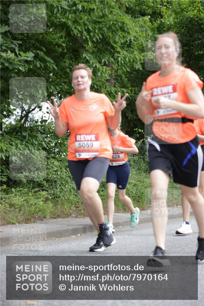 15.06.2025 - REWE Women's Run Jannik Wohlers http://msf.ph/oto/7970164 15.06.2025 10:05:15 Laufen 5059, 628, 77 meine-sportfotos.de