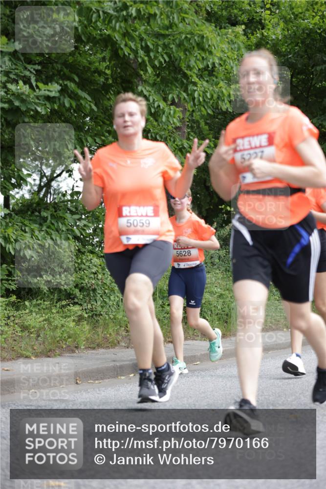 15.06.2025 - REWE Women's Run Jannik Wohlers http://msf.ph/oto/7970166 15.06.2025 10:05:15 Laufen 5059, 5628, 5297 meine-sportfotos.de