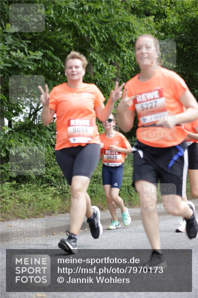 15.06.2025 - REWE Women's Run Jannik Wohlers http://msf.ph/oto/7970173 15.06.2025 10:05:15 Laufen 5059, 5227, 5628 meine-sportfotos.de