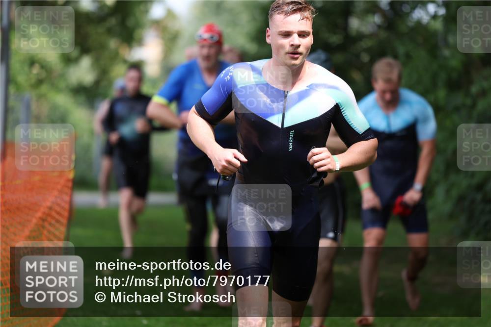 15.06.2025 - 7 Türme Triathlon Michael Strokosch http://msf.ph/oto/7970177 15.06.2025 12:57:34 Schwimmen 196, 709, 736, 774, 793, 837, 857, 913, 926, 942, 944, 971, 986, 989, 1047, 1049, 1055, 1087, 1101, 1114, 1117, 1121, 1142, 1157, 1164 meine-sportfotos.de