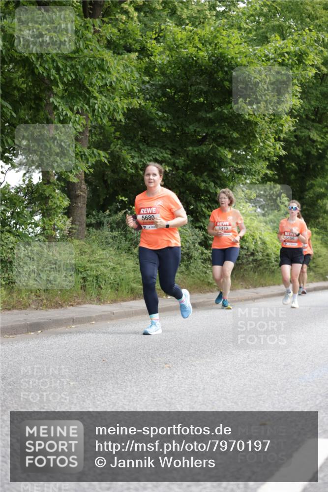 15.06.2025 - REWE Women's Run Jannik Wohlers http://msf.ph/oto/7970197 15.06.2025 10:05:18 Laufen 5680, 5473, 5156 meine-sportfotos.de