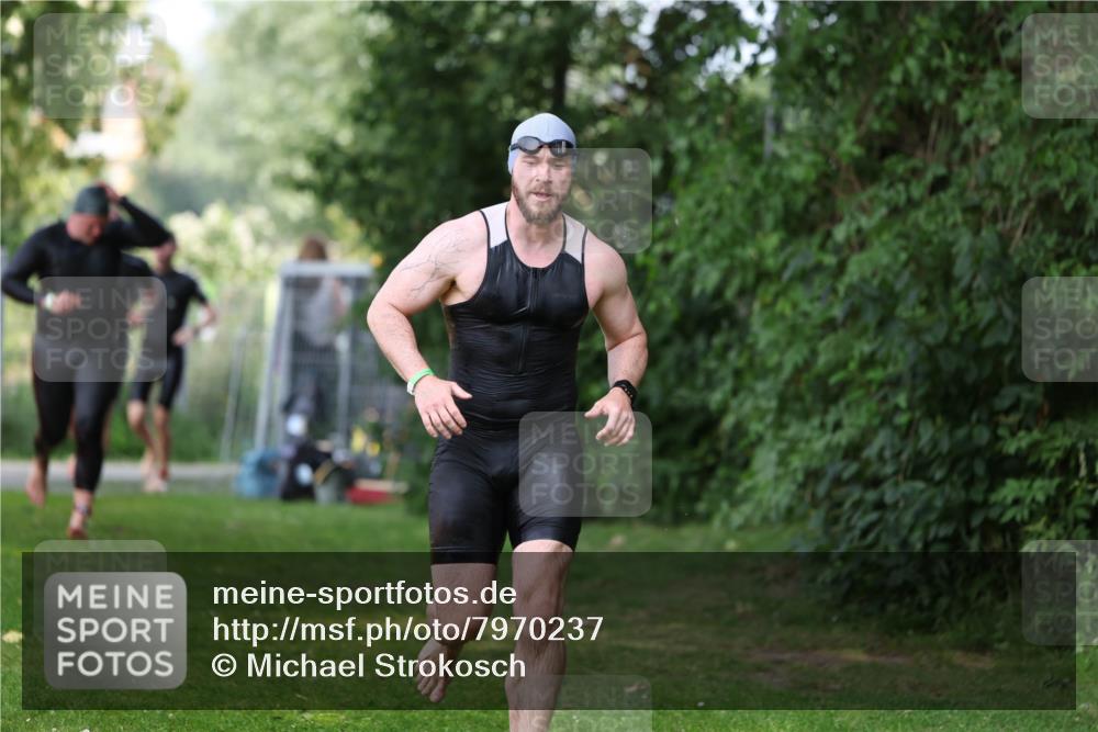 15.06.2025 - 7 Türme Triathlon Michael Strokosch http://msf.ph/oto/7970237 15.06.2025 12:57:39 Schwimmen 196, 709, 793, 837, 857, 926, 942, 944, 971, 986, 989, 1004, 1010, 1047, 1055, 1101, 1117, 1121, 1142, 1157 meine-sportfotos.de