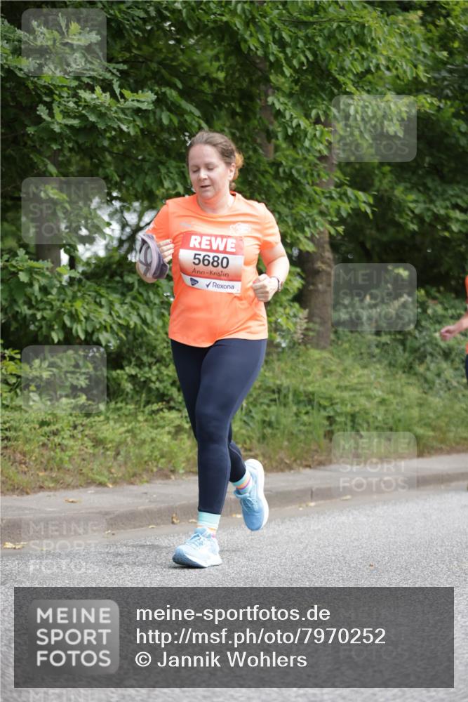 15.06.2025 - REWE Women's Run Jannik Wohlers http://msf.ph/oto/7970252 15.06.2025 10:05:19 Laufen 5680 meine-sportfotos.de