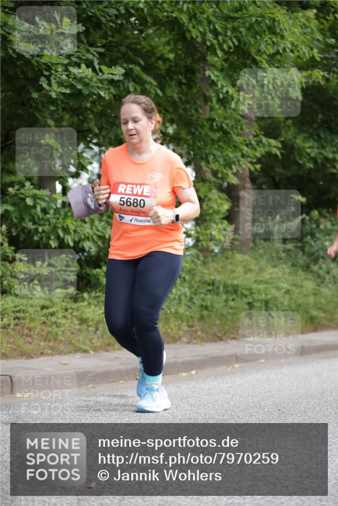 15.06.2025 - REWE Women's Run Jannik Wohlers http://msf.ph/oto/7970259 15.06.2025 10:05:19 Laufen 5680 meine-sportfotos.de