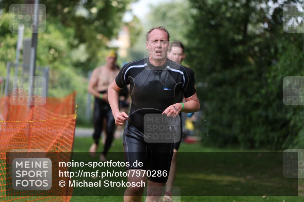 15.06.2025 - 7 Türme Triathlon Michael Strokosch http://msf.ph/oto/7970286 15.06.2025 12:57:46 Schwimmen 196, 775, 793, 837, 857, 926, 942, 944, 971, 986, 989, 1004, 1010, 1047, 1054, 1055, 1101, 1117, 1121, 1142, 1157 meine-sportfotos.de